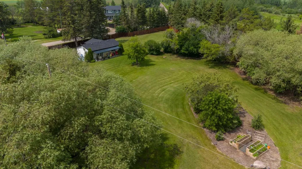 5010 50 Avenue Streamstown AB T0B 4G0