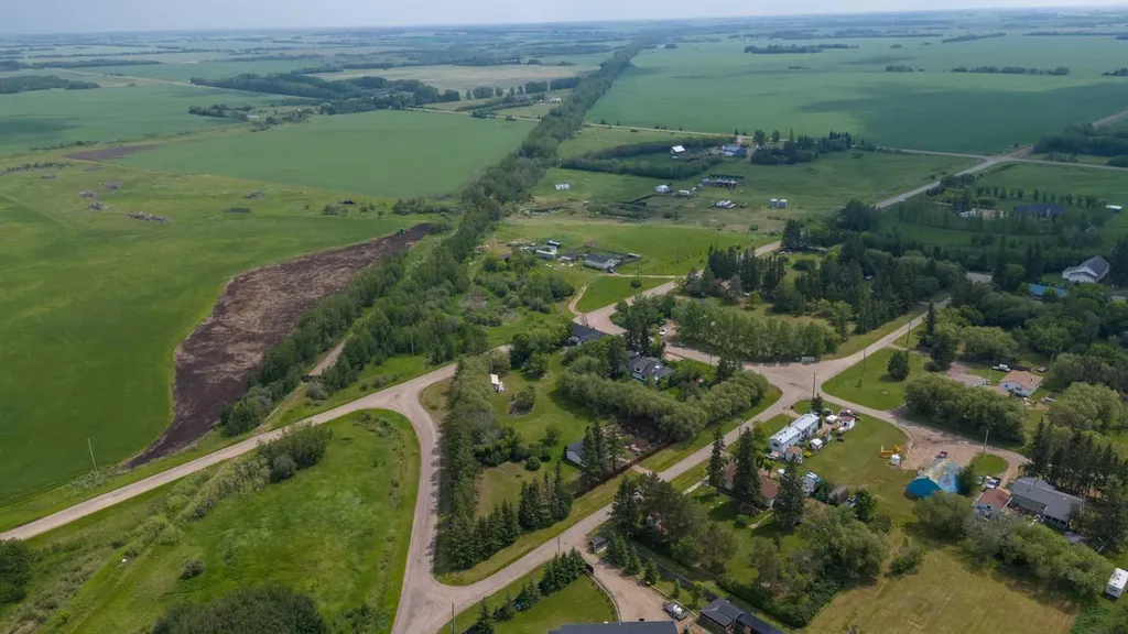 5010 50 Avenue Streamstown AB T0B 4G0