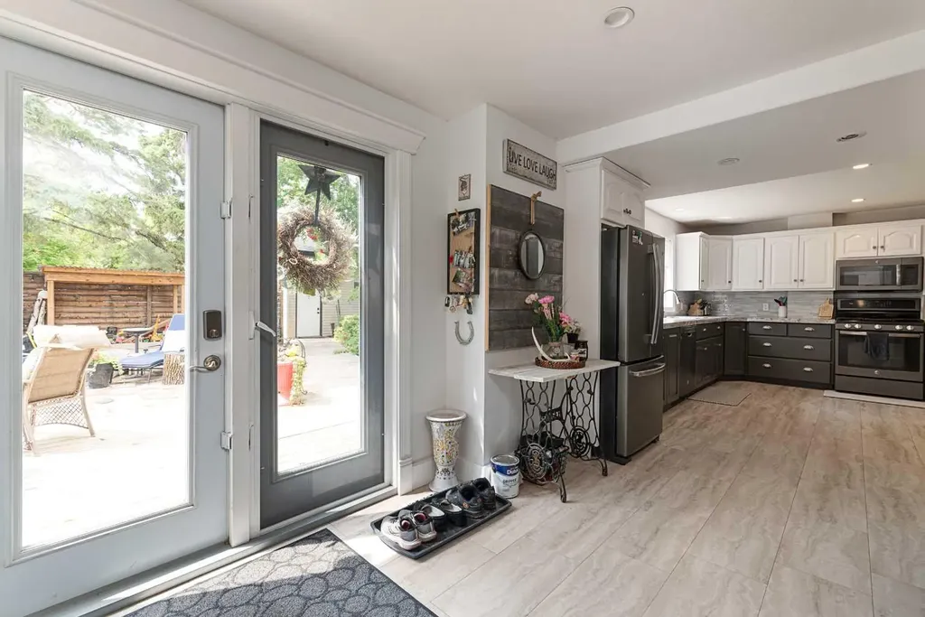 5010 50 Avenue Streamstown AB T0B 4G0