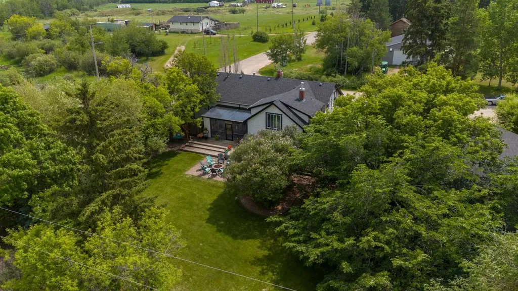 5010 50 Avenue Streamstown AB T0B 4G0