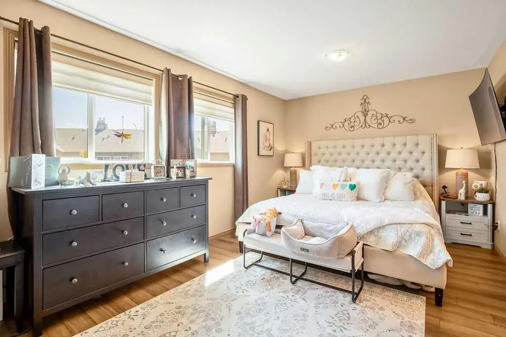 49 Spring Meadows Bay Okotoks AB T1S2G8