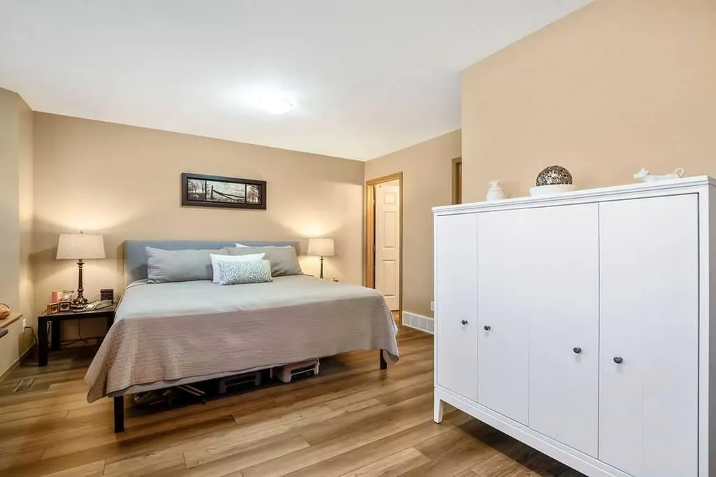 49 Spring Meadows Bay Okotoks AB T1S2G8