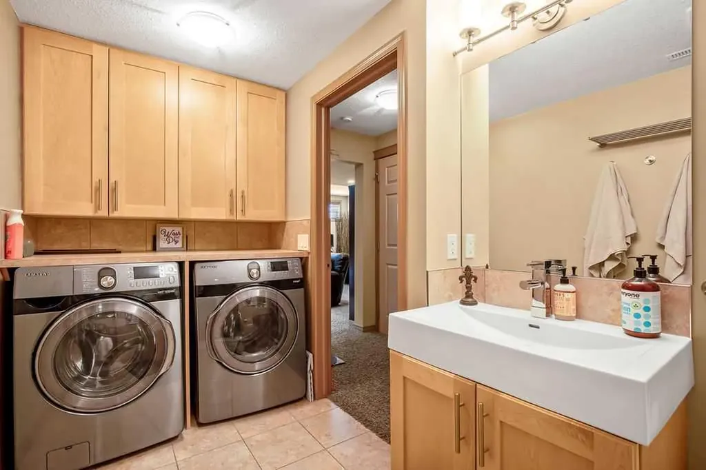49 Spring Meadows Bay Okotoks AB T1S2G8