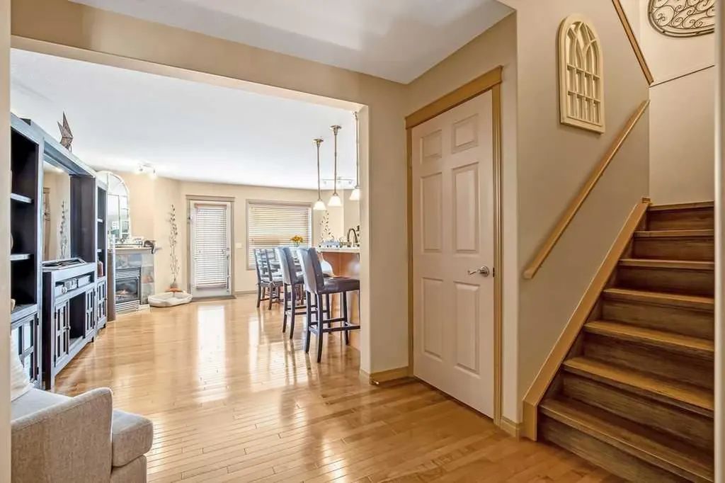 49 Spring Meadows Bay Okotoks AB T1S2G8