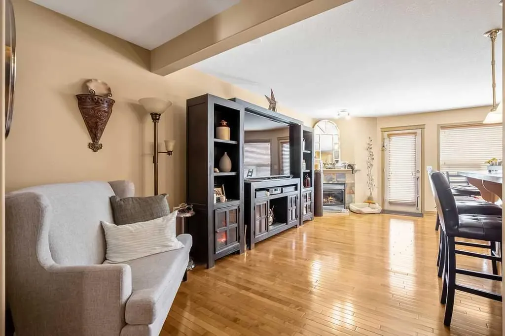 49 Spring Meadows Bay Okotoks AB T1S2G8