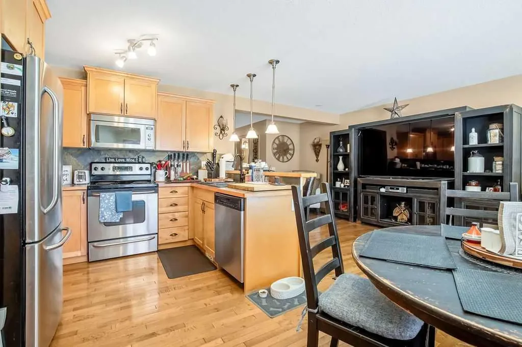 49 Spring Meadows Bay Okotoks AB T1S2G8