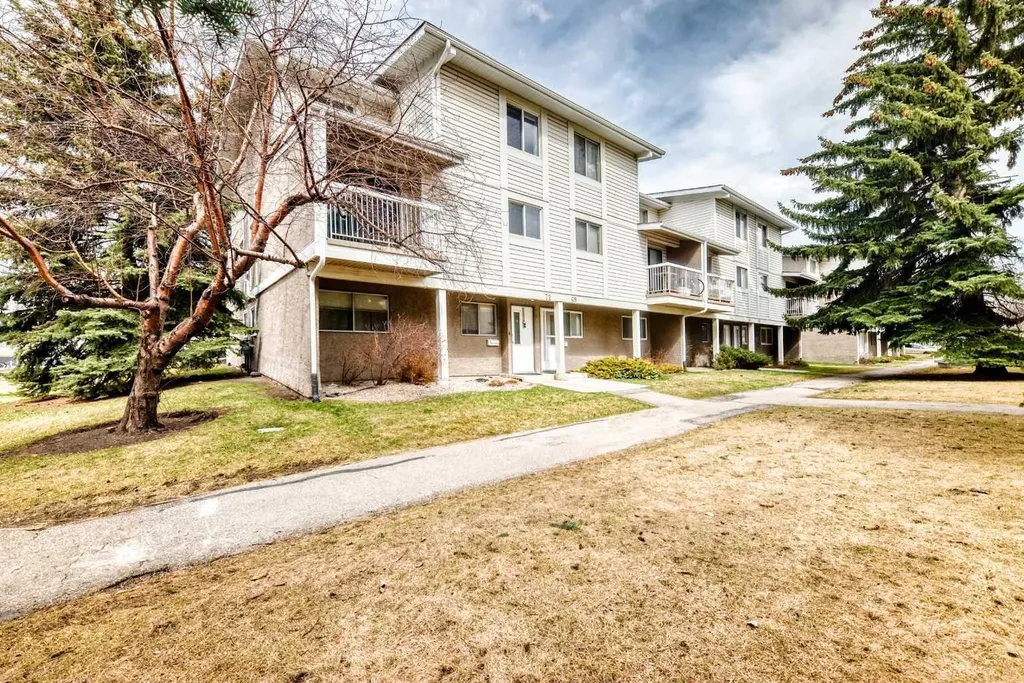 3015 51 Street SW Calgary AB T3E 6N5