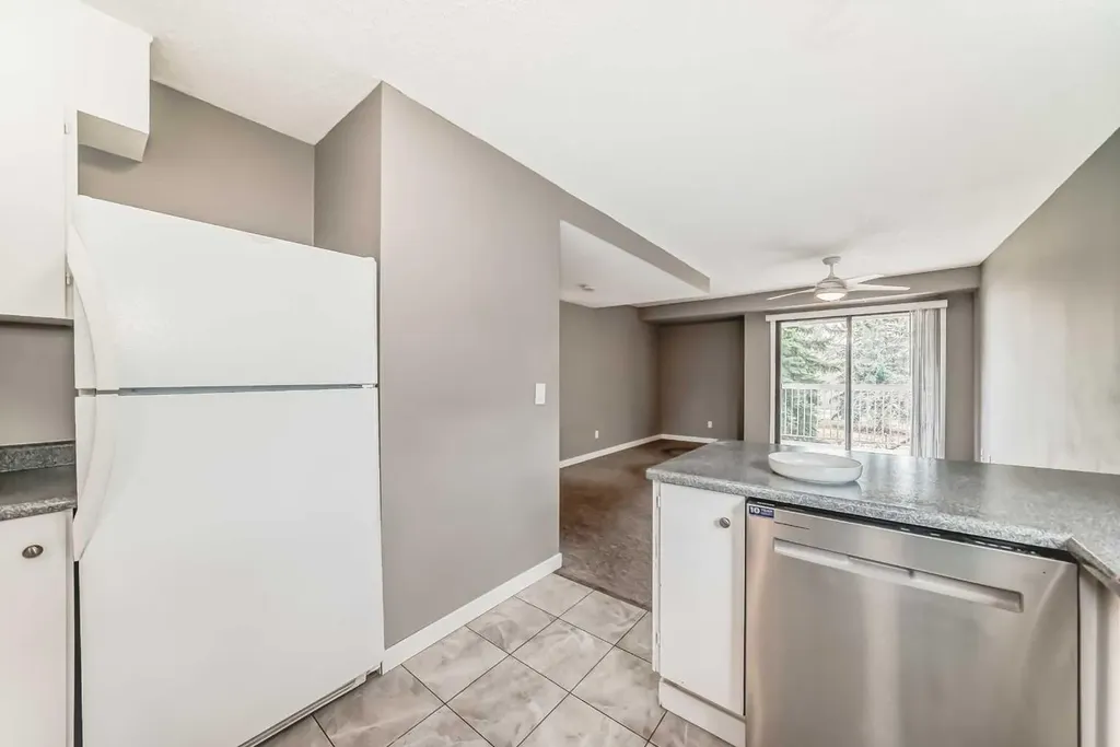 3015 51 Street SW Calgary AB T3E 6N5