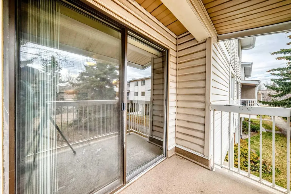 3015 51 Street SW Calgary AB T3E 6N5