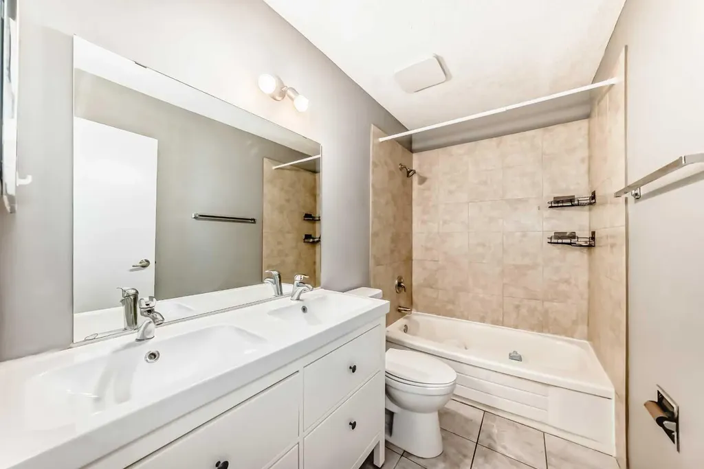 3015 51 Street SW Calgary AB T3E 6N5