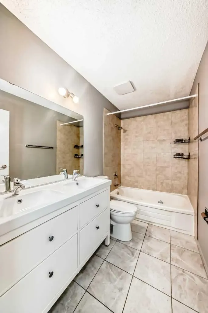 3015 51 Street SW Calgary AB T3E 6N5