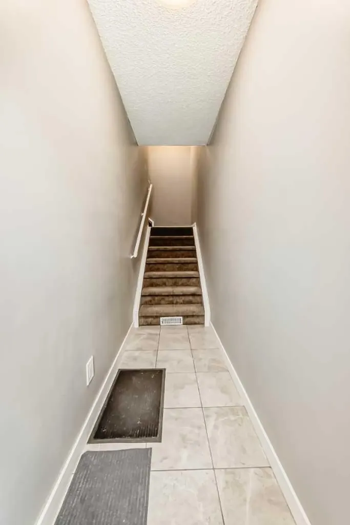 3015 51 Street SW Calgary AB T3E 6N5