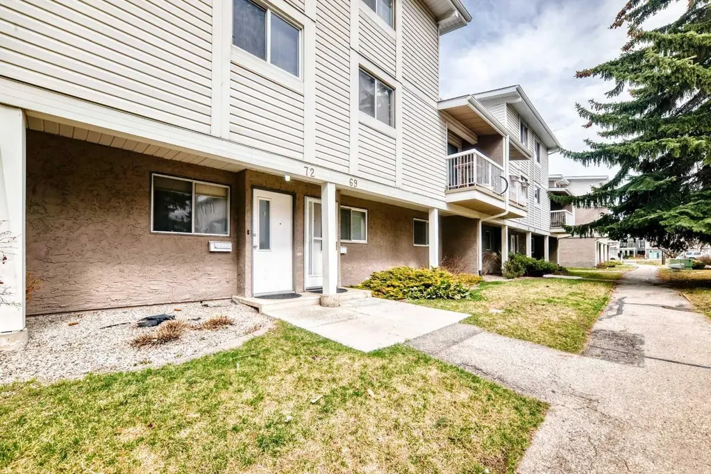3015 51 Street SW Calgary AB T3E 6N5