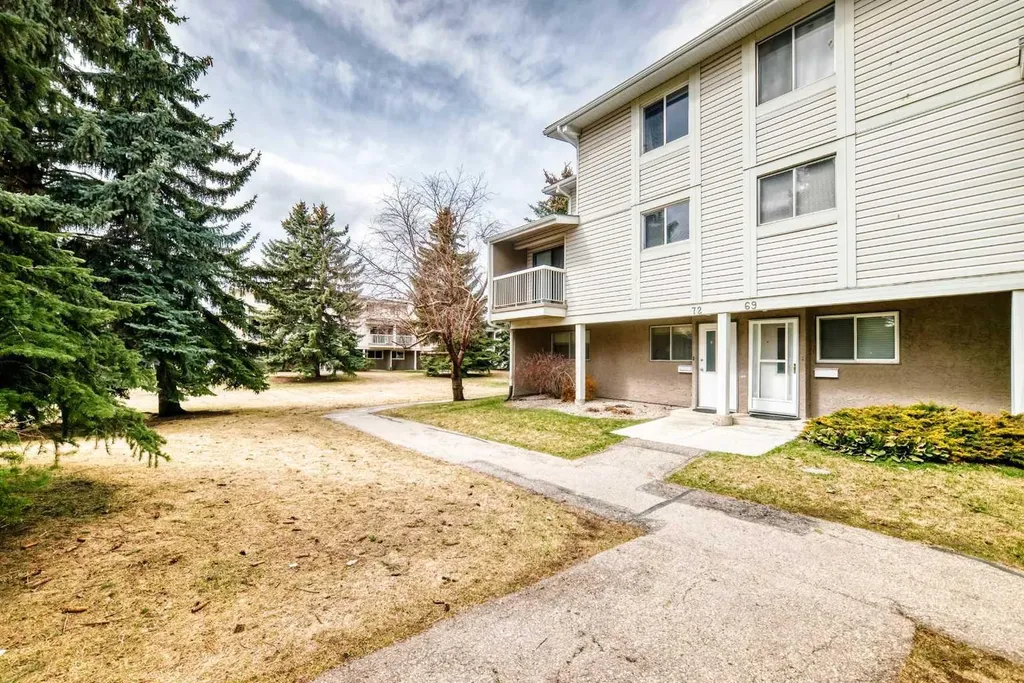3015 51 Street SW Calgary AB T3E 6N5