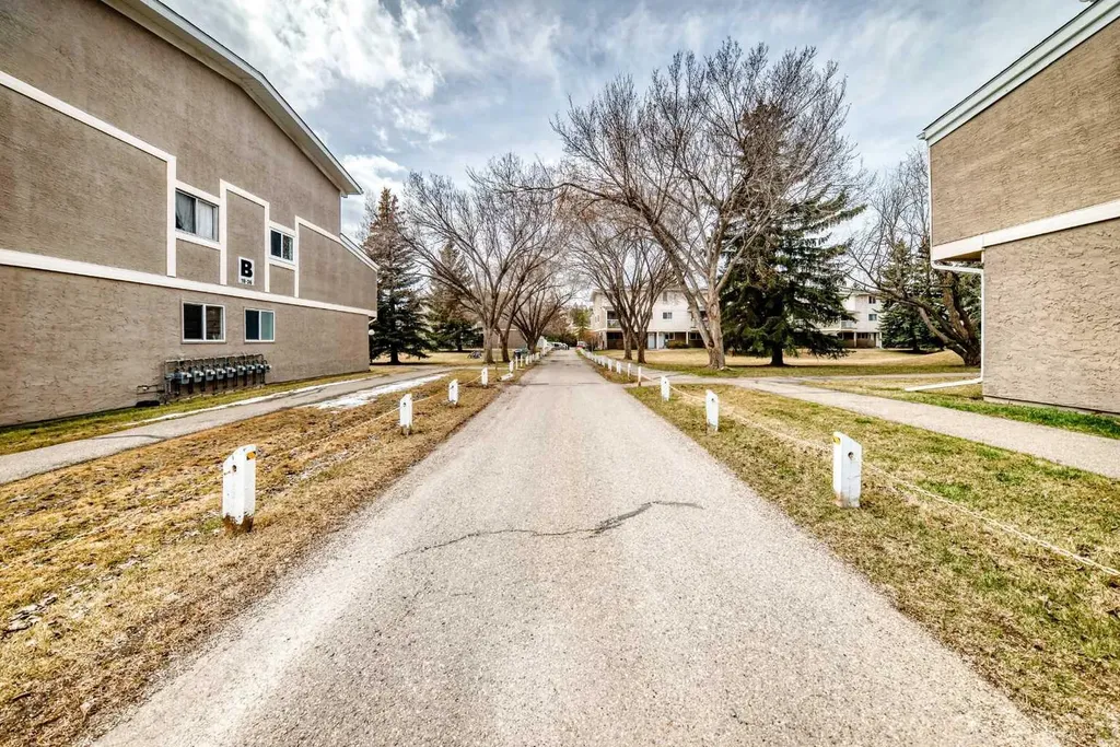 3015 51 Street SW Calgary AB T3E 6N5