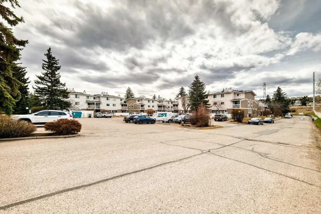 3015 51 Street SW Calgary AB T3E 6N5
