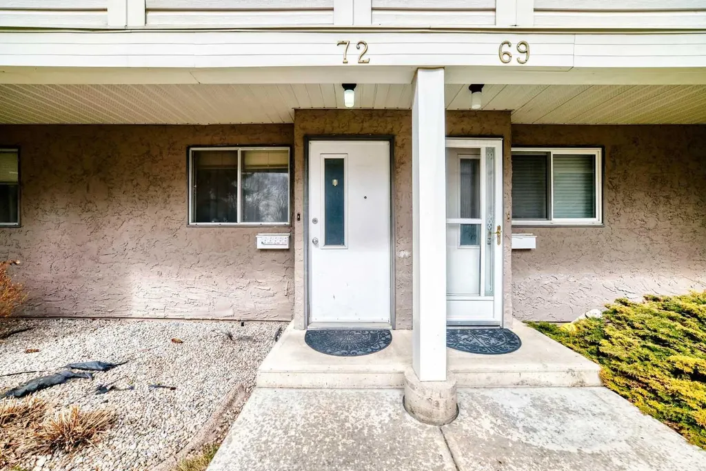 3015 51 Street SW Calgary AB T3E 6N5