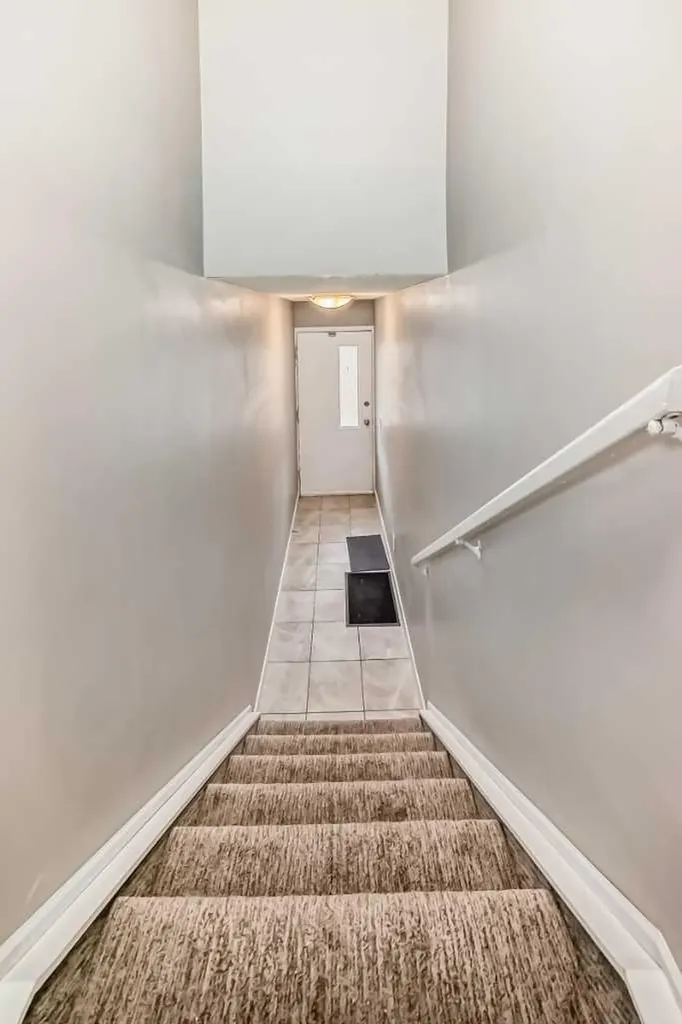 3015 51 Street SW Calgary AB T3E 6N5