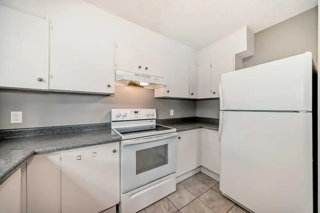 3015 51 Street SW Calgary AB T3E 6N5