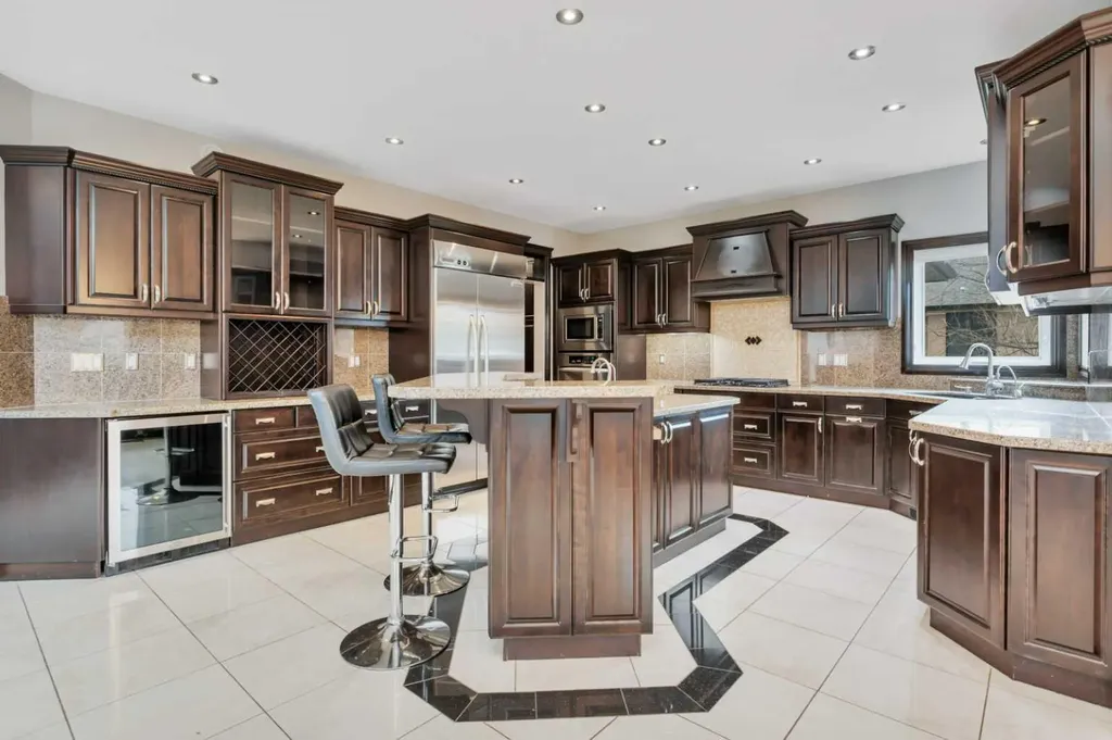 310 Jarvis Glen Way Jarvis Bay AB T4S 1R8