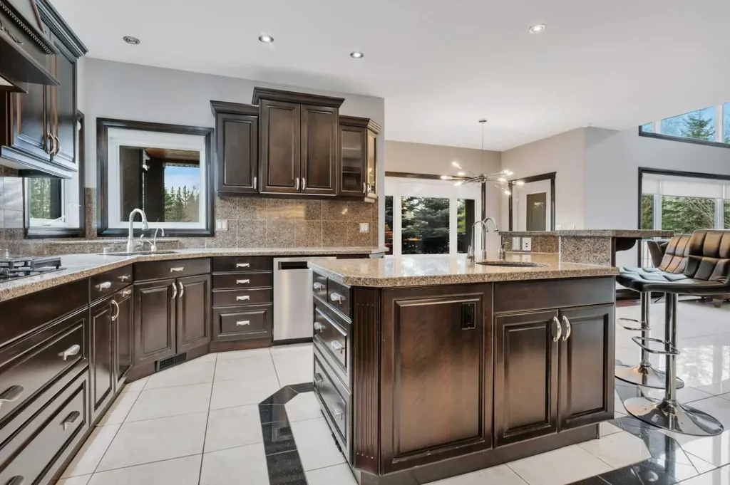 310 Jarvis Glen Way Jarvis Bay AB T4S 1R8