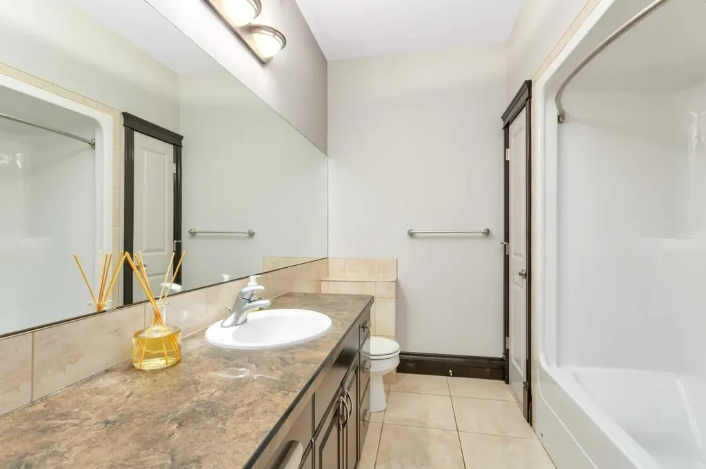 310 Jarvis Glen Way Jarvis Bay AB T4S 1R8