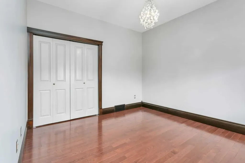310 Jarvis Glen Way Jarvis Bay AB T4S 1R8