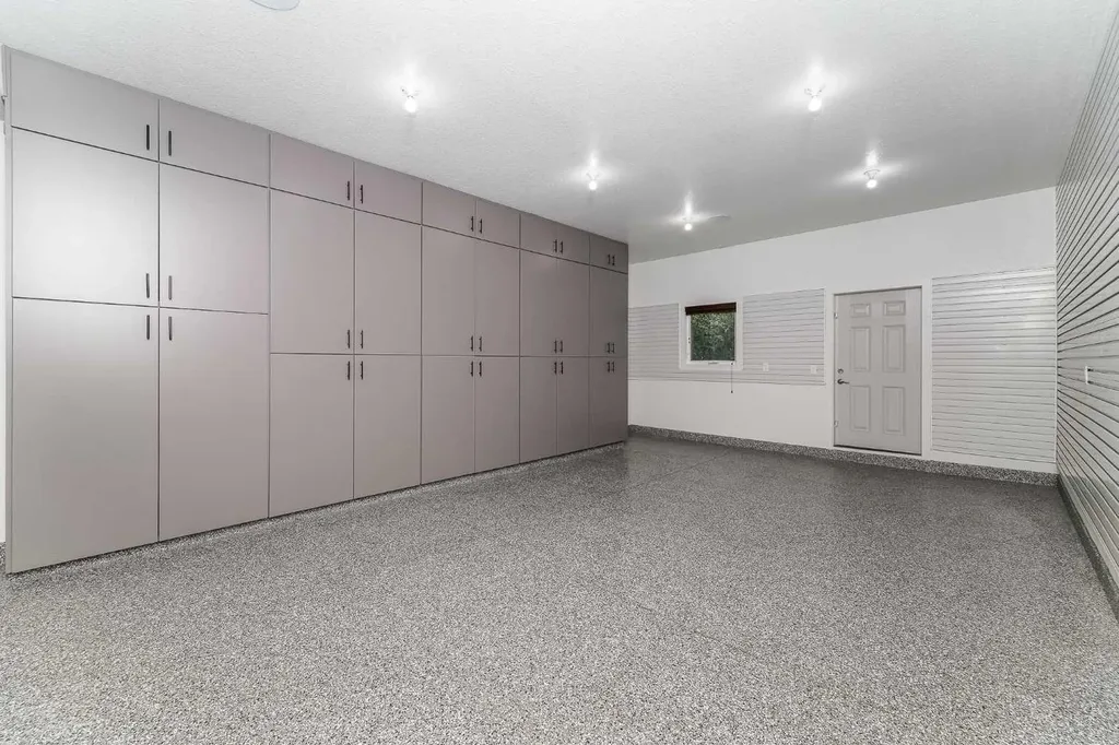310 Jarvis Glen Way Jarvis Bay AB T4S 1R8