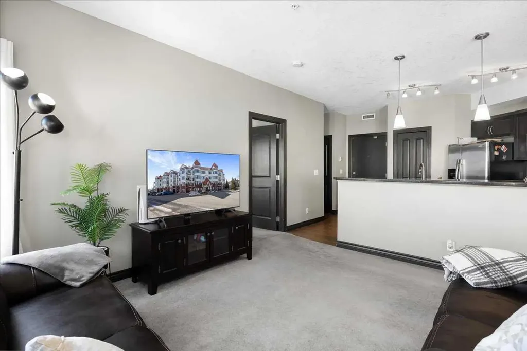30 Royal Oak Plaza NW Calgary AB T3G 0C1