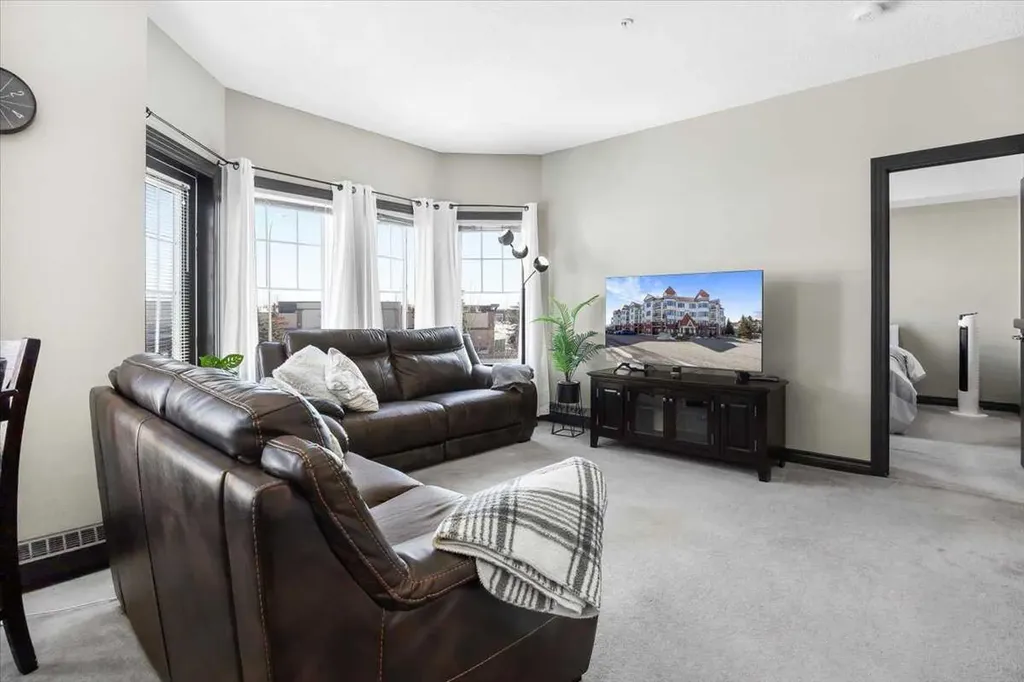 30 Royal Oak Plaza NW Calgary AB T3G 0C1