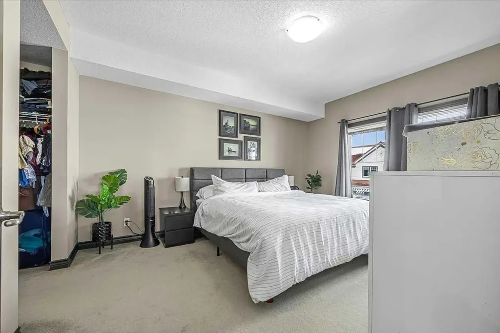 30 Royal Oak Plaza NW Calgary AB T3G 0C1