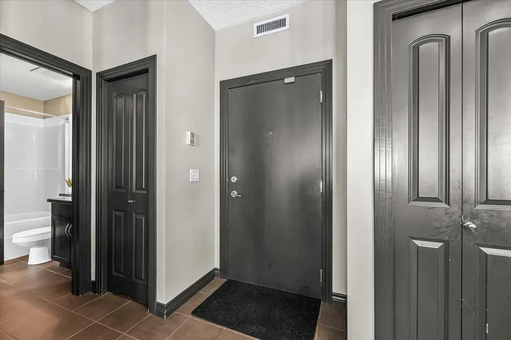 30 Royal Oak Plaza NW Calgary AB T3G 0C1