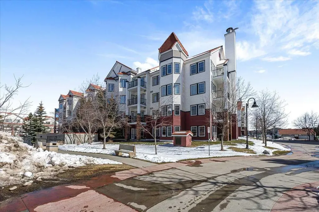 30 Royal Oak Plaza NW Calgary AB T3G 0C1
