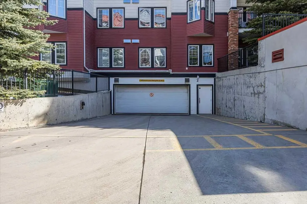 30 Royal Oak Plaza NW Calgary AB T3G 0C1