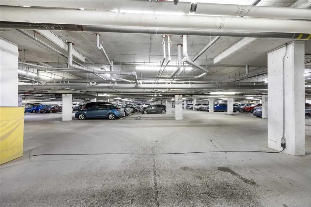 30 Royal Oak Plaza NW Calgary AB T3G 0C1