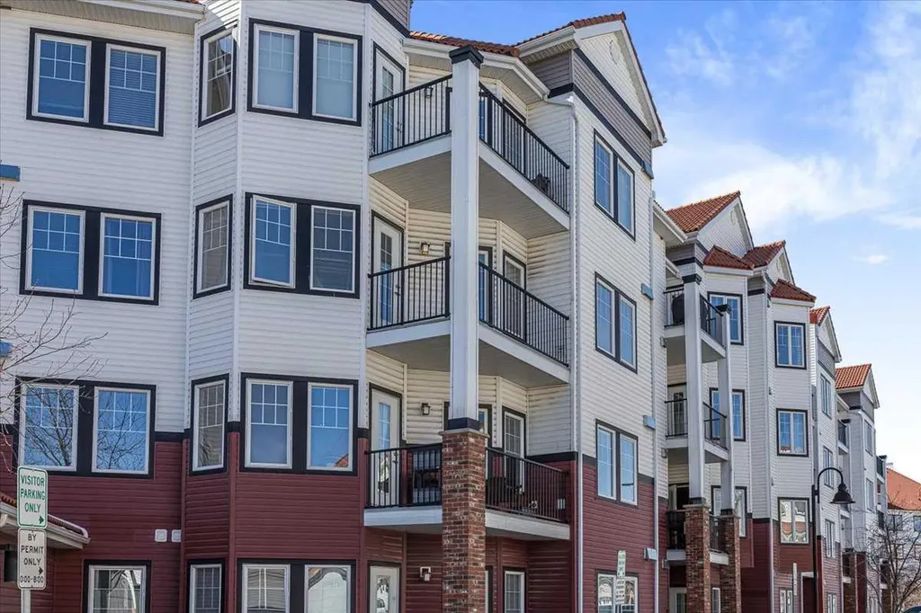 30 Royal Oak Plaza NW Calgary AB T3G 0C1