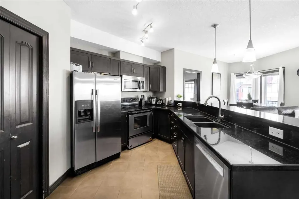 30 Royal Oak Plaza NW Calgary AB T3G 0C1