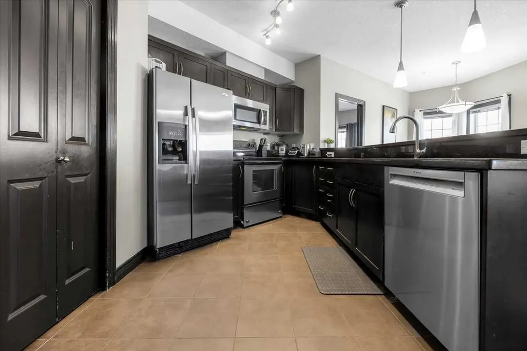 30 Royal Oak Plaza NW Calgary AB T3G 0C1