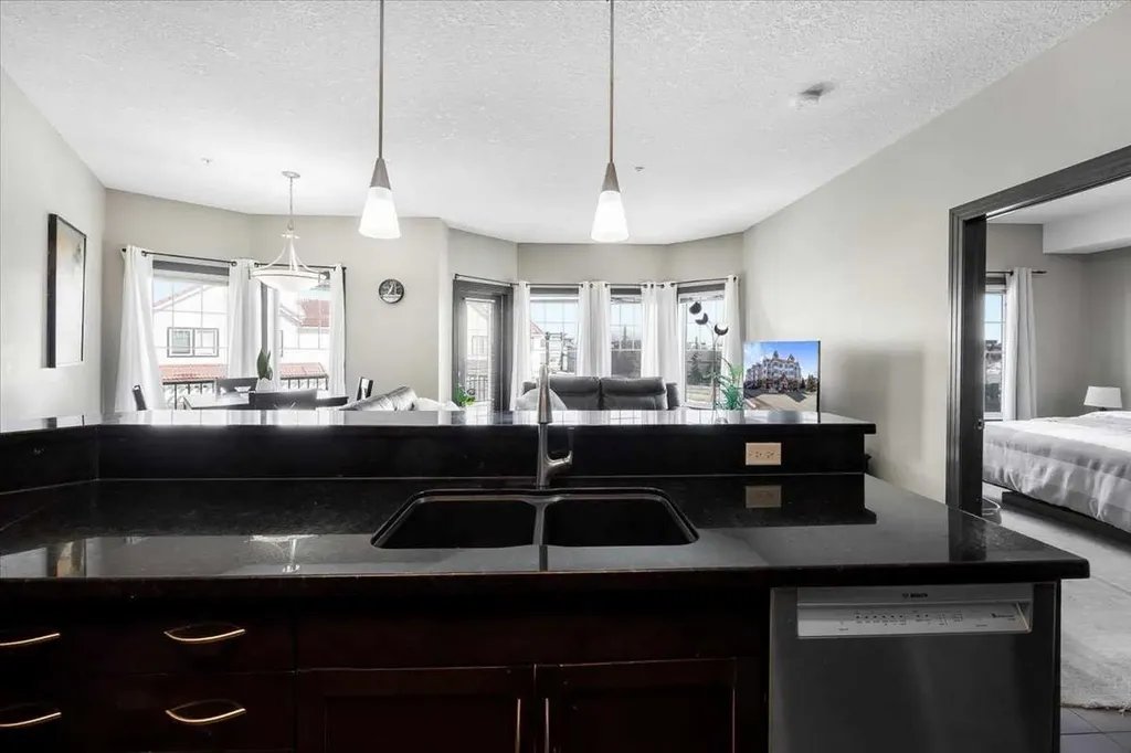30 Royal Oak Plaza NW Calgary AB T3G 0C1