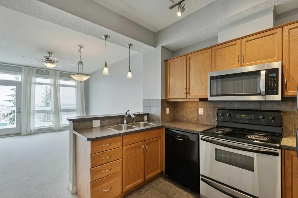 133 Rockyledge View NW Calgary AB T3G 5X2