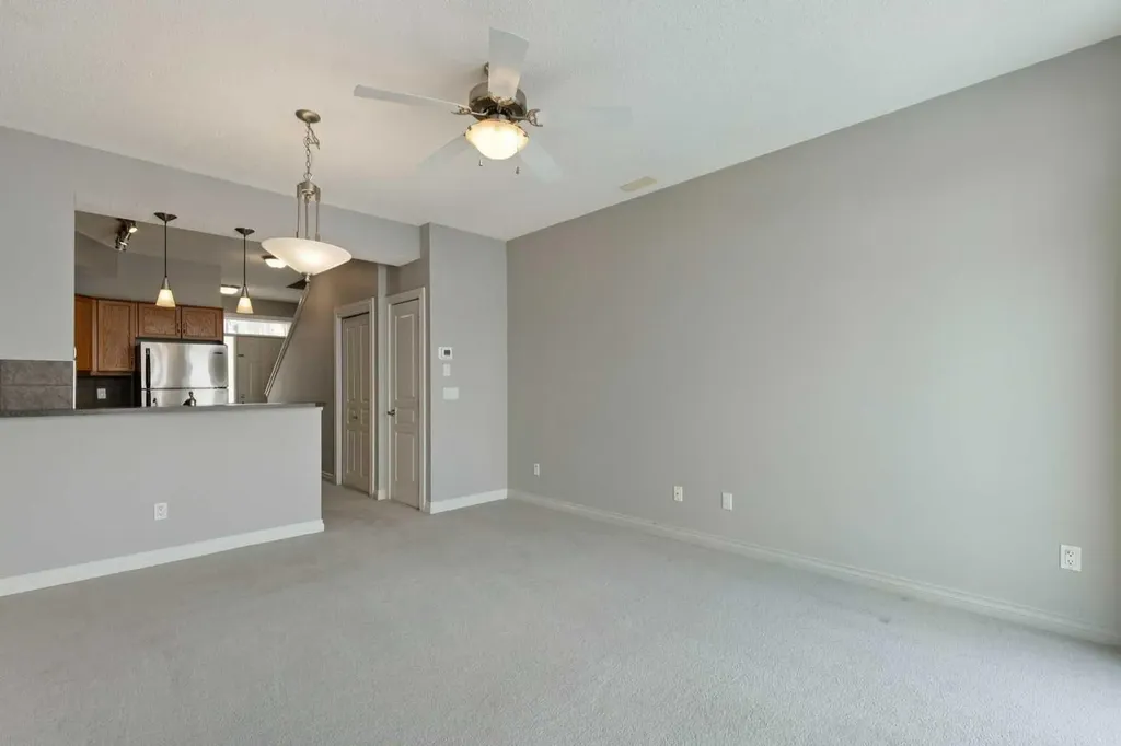 133 Rockyledge View NW Calgary AB T3G 5X2