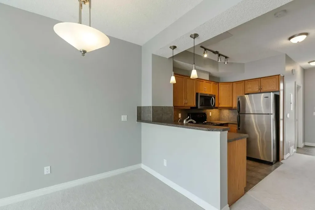 133 Rockyledge View NW Calgary AB T3G 5X2