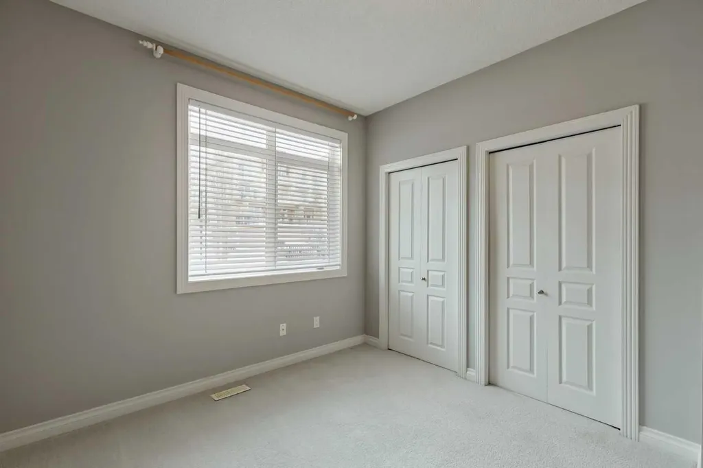 133 Rockyledge View NW Calgary AB T3G 5X2