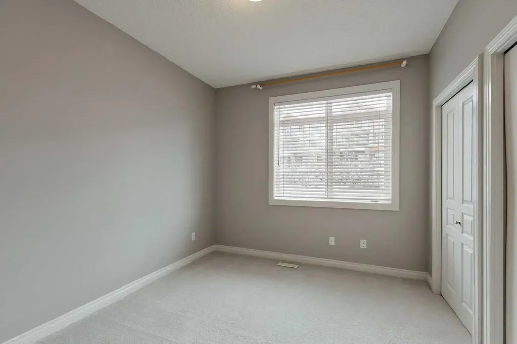 133 Rockyledge View NW Calgary AB T3G 5X2