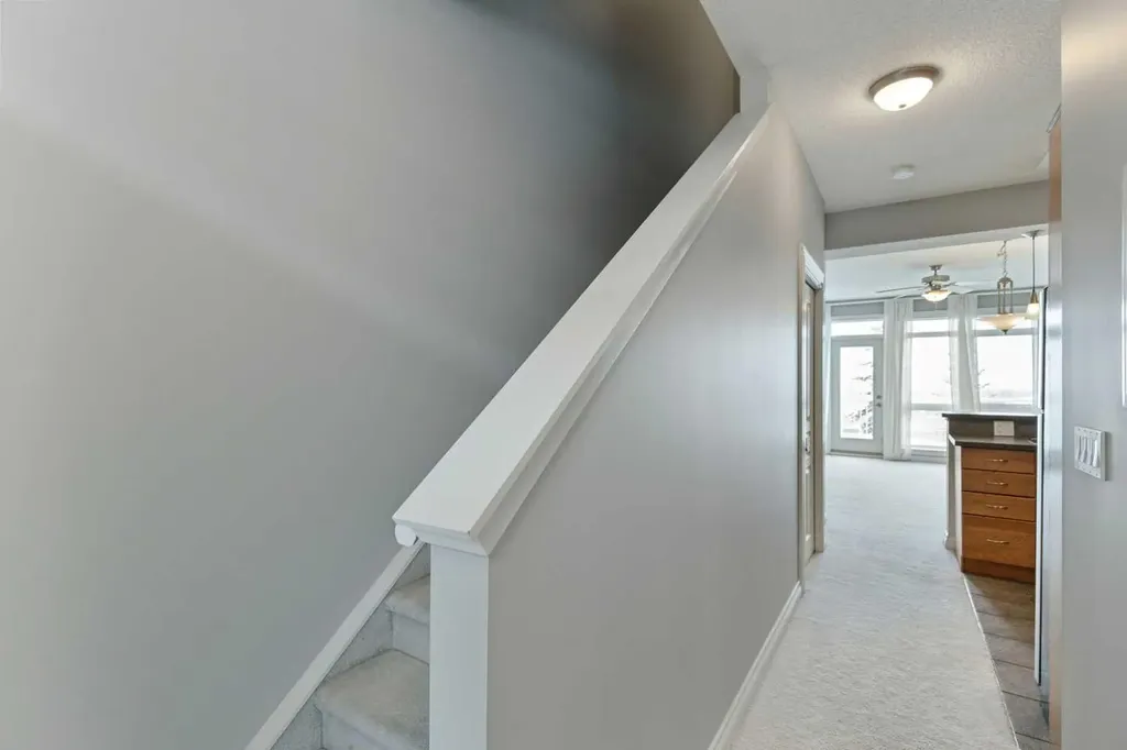 133 Rockyledge View NW Calgary AB T3G 5X2