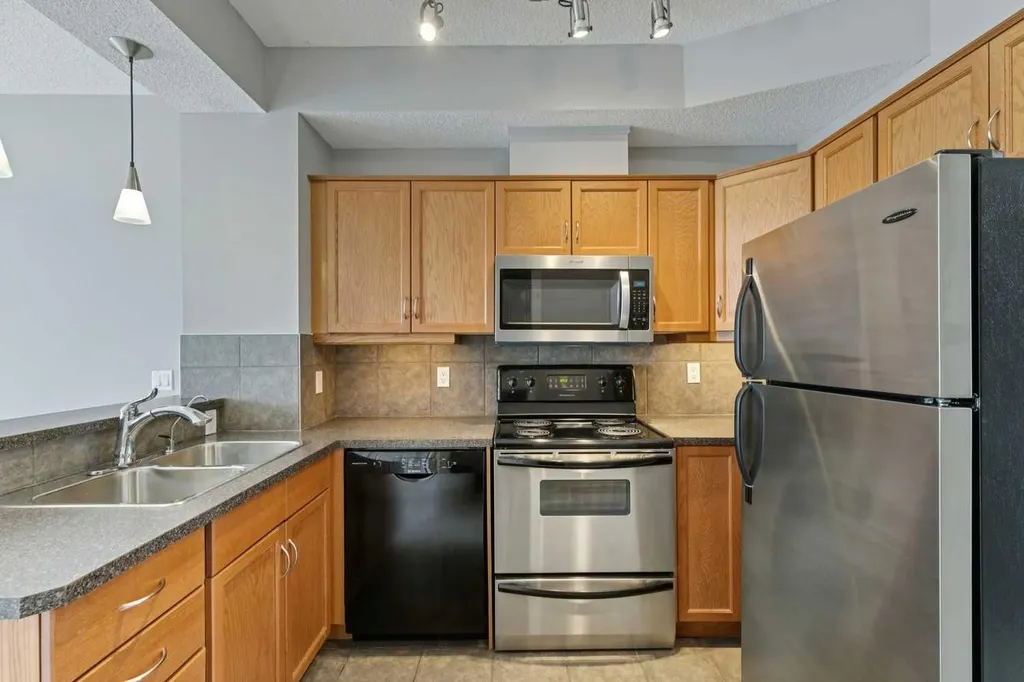 133 Rockyledge View NW Calgary AB T3G 5X2