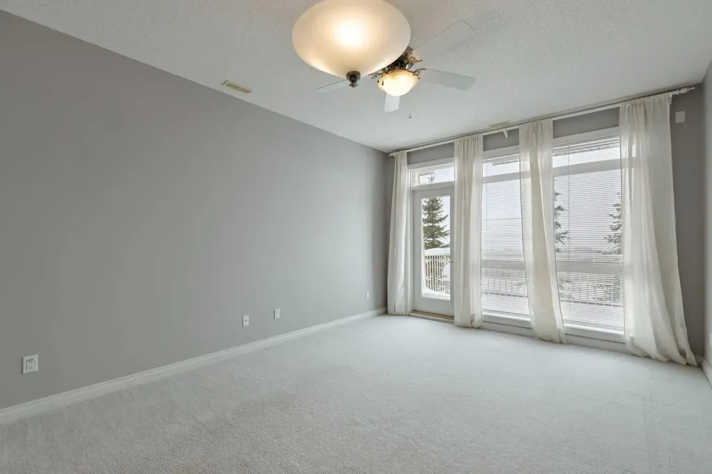 133 Rockyledge View NW Calgary AB T3G 5X2