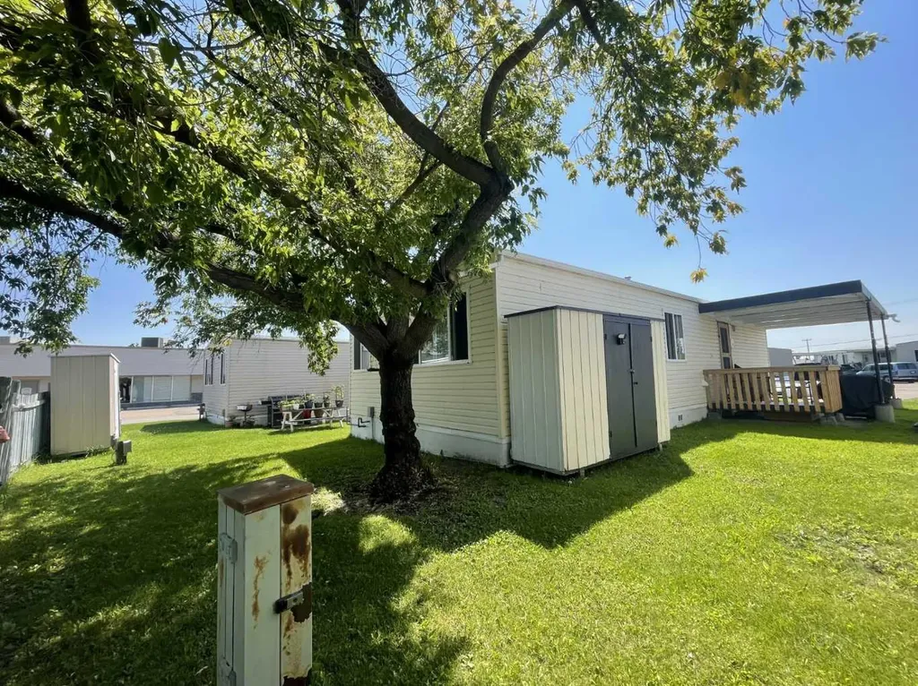 5308 57 Street Lloydminster AB T9V 2A3