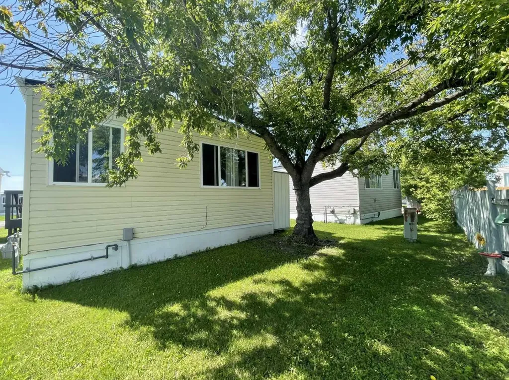 5308 57 Street Lloydminster AB T9V 2A3