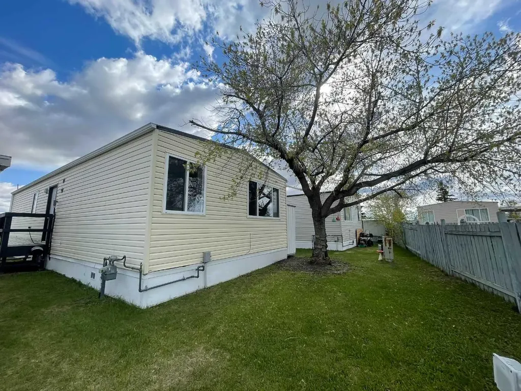 5308 57 Street Lloydminster AB T9V 2A3
